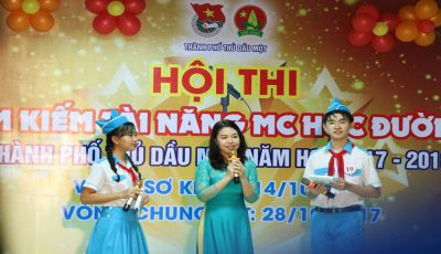 Bạn Đặng Huy Anh - học sinh trường THCS Chánh Nghĩa đạt giải nhất cuộc thi Tìm kiếm tài năng MC học đường lần 1