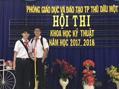 Sản phẩm đạt giải nhất Bộ tự chế hỗ trợ người khiếm thị đi đường - THCS Chánh Nghĩa