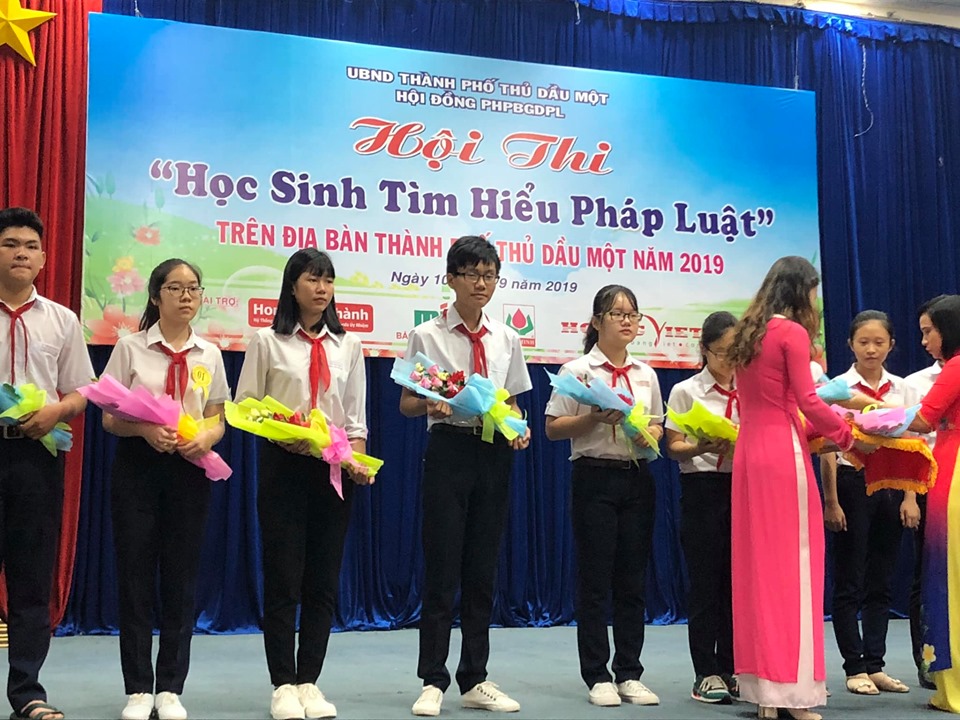 Hội thi: "Học sinh tìm hiểu Pháp luật"