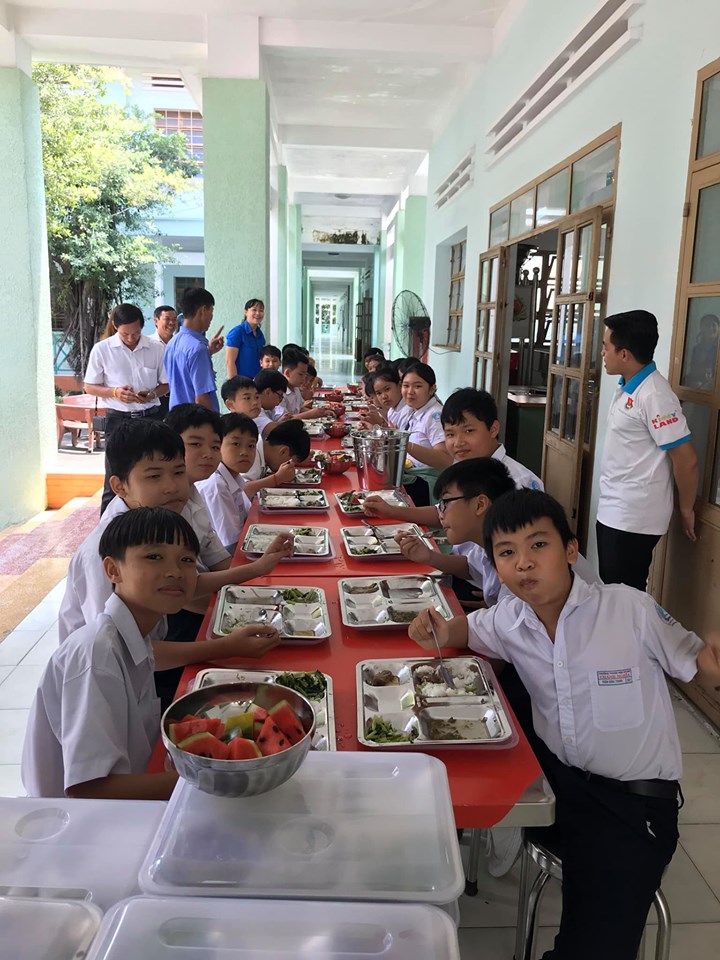 Tổ chức học bán trú cho học sinh năm học 2019 - 2020